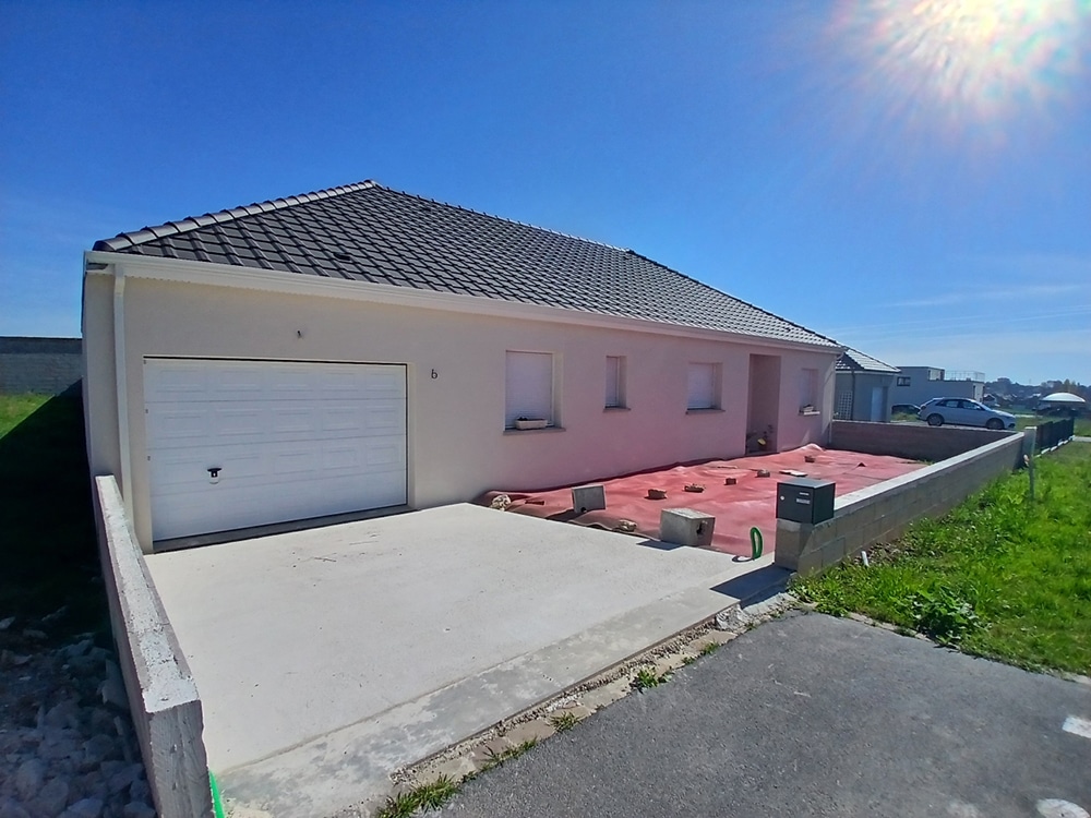 Terrasse de la maison Aubetière à Warcq (08) – constructeur Babeau-Seguin"